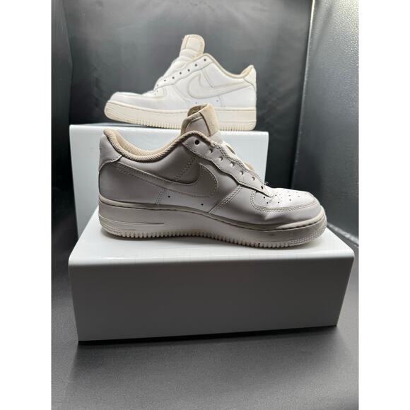 Nike Air Force 1 Low Cut Sneakers - All White - Size 7.5M main image 8